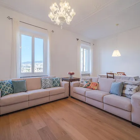 La Superba Loft Lägenhet